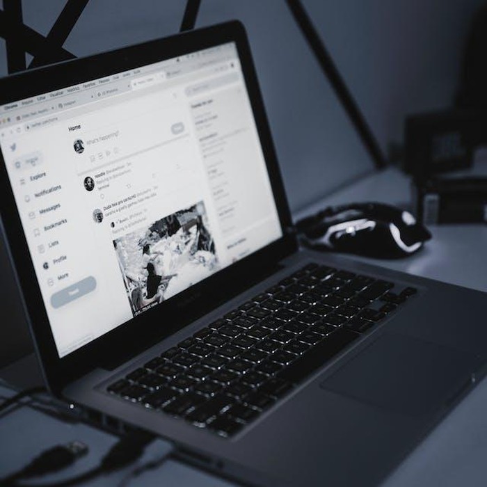 Ilustrasi admin media sosial / Foto: Pexels.com / Isabella Mendes