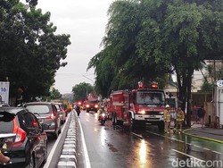 Imbas Kebakaran di Saharjo, Lalin ke Manggarai Dialihkan