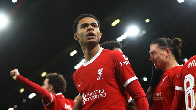 Liverpool meraih kemenangan 2-1 atas Fulham pada leg pertama babak semifinal Piala Liga Inggris di Stadion Anfield, Kamis (11/1) dini hari WIB.