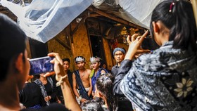 FOTO: Dimulainya Musim Kawin Warga Suku Badui