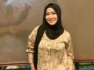Terpopuler: Profesi Okie Agustina usai Cerai hingga Niat Mandi Wajib