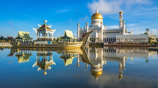 Pernikahan Pangeran Abdul Mateen, yang merupakan anggota keluarga Kerajaan Brunei Darussalam pada Kamis (11/1) menjadi sorotan banyak orang.