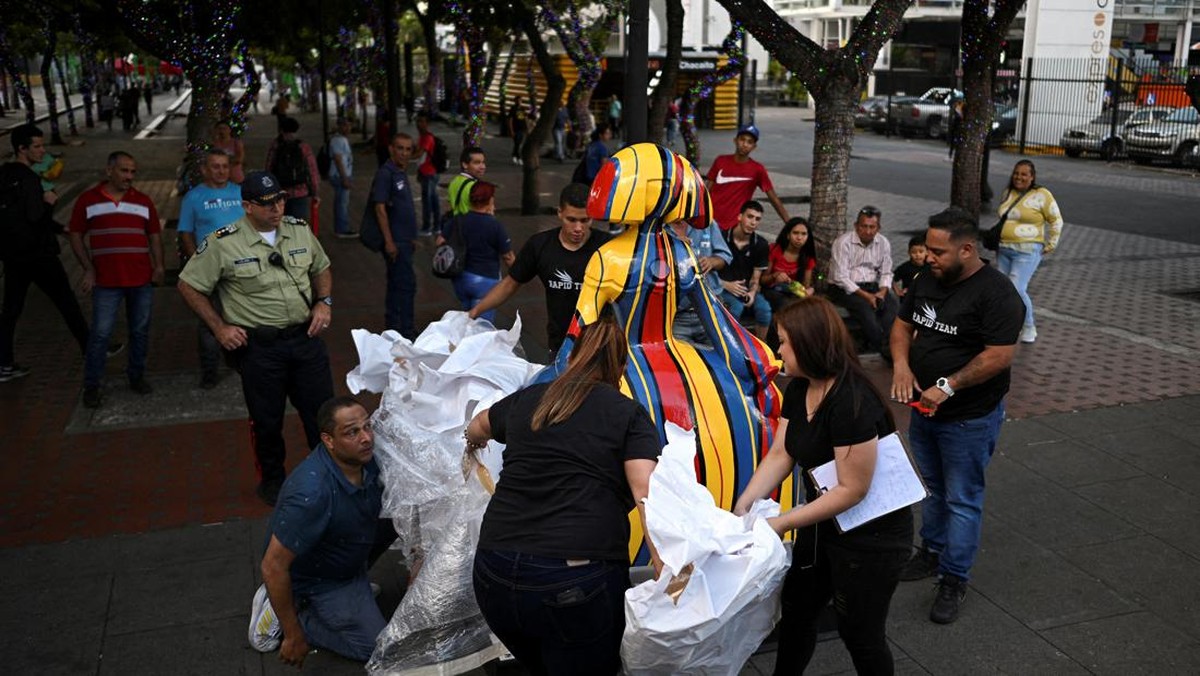 FOTO: Banyak Patung Kontemporer Muncul di Ibu Kota Venezuela