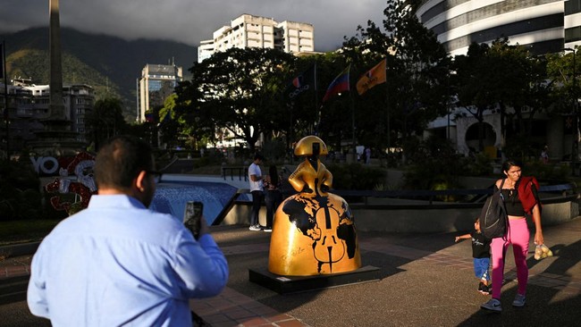 FOTO: Banyak Patung Kontemporer Muncul di Ibu Kota Venezuela