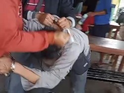 Maling Motor Teman Sendiri di Gresik Babak Belur Dimassa Saat Asyik Ngopi