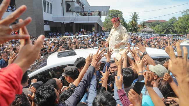 dukungan kepada calon presiden nomor urut dua, Prabowo Subianto terus mengalir dari sejumlah kalangan, salah satunya dari warganet usai melihat debat ketiga.