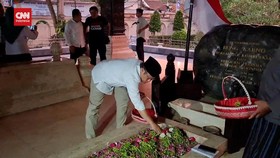 VIDEO: Cak Imin Ziarah ke Makam Bung Karno di Blitar