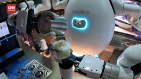 VIDEO: Mengantre Segelas Latte dari 'Baymax' di CES 2024