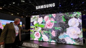 TV Transparan Samsung vs LG Duel di CES 2024, Simak Kecanggihannya