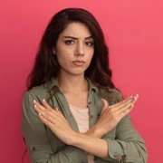 3 Zodiak yang Dikenal Susah Jatuh Cinta, Gombalan Manis Sekalipun Susah Meluluhkan Hatinya!