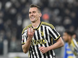 Arkadiusz Milik Buka Puasa Gol dengan Hat-trick