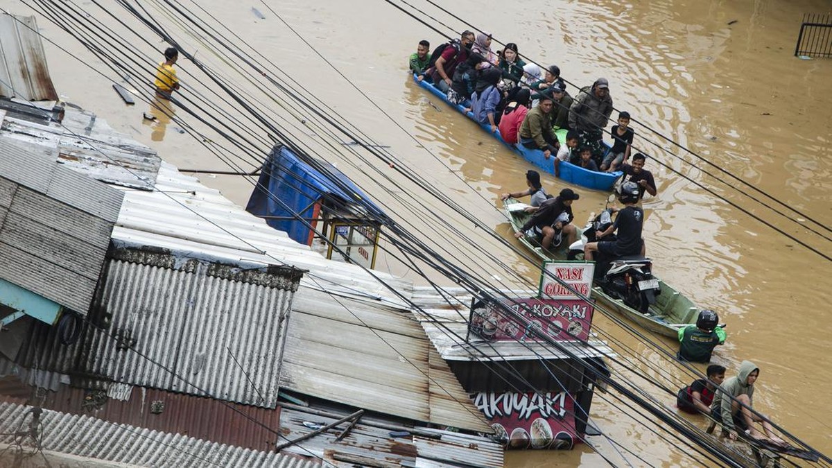 FOTO: Kabupaten Bandung Dikepung Banjir Setelah Sungai Citarum Meluap