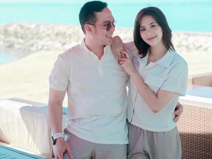 5 Potret Fadli Akhmad Bersama Sang Putri Zee JKT48, Pemeran Utama Film Ancika 1995