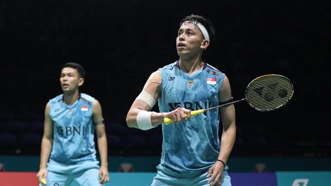 Fajar Alfian/Muhammad Rian Ardianto mengalahkan Bagas Maulana/Muhammad Shohibul Fikri. Mereka akan bertemu Leo Rolly Carnando/Daniel Marthin di babak semifinal.