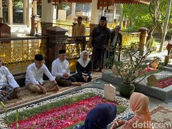 Didampingi Yenny Wahid, Ganjar Ziarah ke Makam Gus Dur-Hasyim Asyari
