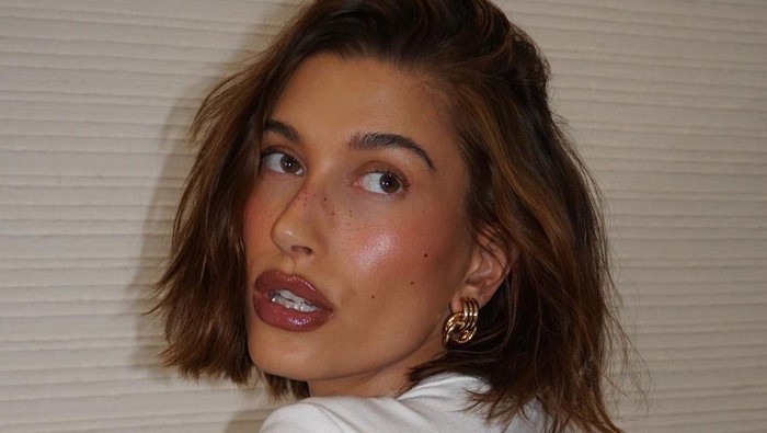 Hailey Bieber