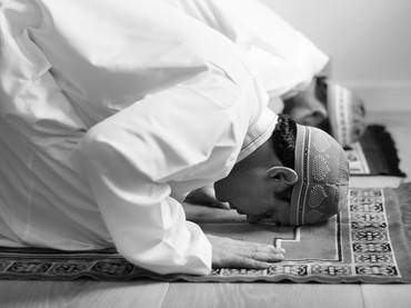 img-title Tata Cara Shalat Hajat yang Disunahkan pada Malam Nisfu Syaban