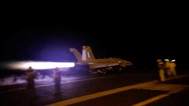 AS dan Inggris lancarkan serangan udara terhadap sejumlah target milisi Houthi di Yaman, Jumat (12/1). Berikut negara yang ikut membantu lancarkan serangan.