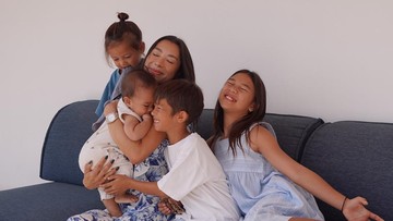 Jennifer Bachdim rawat anak tanpa babysitter