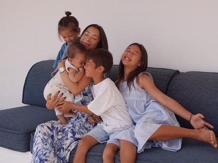 7 Potret Cantik Kiyomi Anak Pertama Irfan & Jennifer Bachdim yang Sudah Remaja