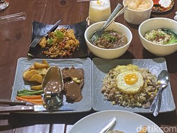 Sensasi Santap Nasgor Kecombrang di Resto Sukabumi yang Bernuansa Eropa