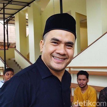 Saipul Jamil Bongkar Eks Pacar Dewi Perssik Penyuka Sesama Jenis, Inisial AR