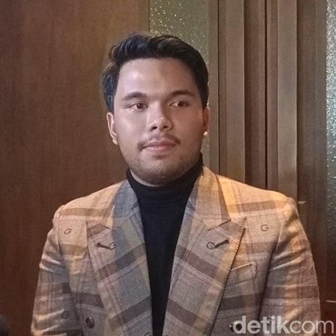 Beda Nasib, Komeng dan Thariq Halilintar Menuju Senayan Disorot