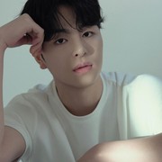 5 Drama hingga Film Korea yang Dibintangi Junhoe iKON, dari Peran Ceria hingga Karismatik!