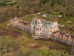 Istana Megah Lebih Besar dari Buckhingham Terlantar 20 Tahun, Kini Berhantu