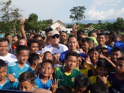 Eks Ketum PSSI Iwan Bule di Kuningan: Bagi Bola dan Undang Legenda Persib