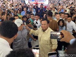 Prabowo Tanya ke Relawan di Medan: Bobby Nasution Pantas Pimpin Sumut?