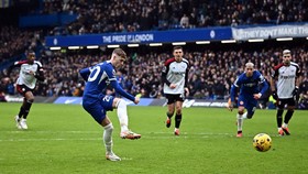 Hasil Liga Inggris: Sikat Fulham, Chelsea Geser MU