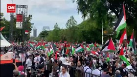 VIDEO: Ratusan Orang Demo Bela Palestina di Depan Kedubes AS