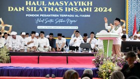 Disambut Ulama Jatim, Cak Imin Sindir Bansos dari Rakyat Bukan Paslon
