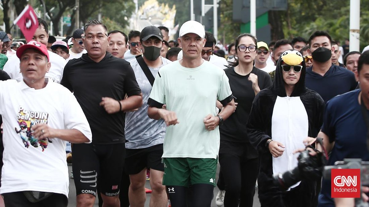 FOTO: Lari Pagi Ganjar di Ajang PENGUIN SeliwerRun