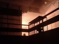 10 Kios Ludes Terbakar di Pusat Pasar Medan Malam Ini