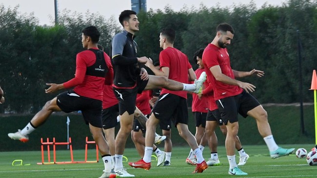 Timnas Indonesia akan menghadapi Irak pada pertandingan pertama fase grup Piala Asia 2023. Mampukah Tim Garuda bermain apik seperti Vietnam?