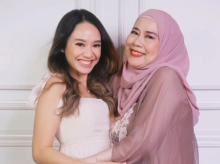 Cerita Kedekatan Dewi Yull & Menantu, Sambung Hubungan Baik dengan Rey Sahetapy