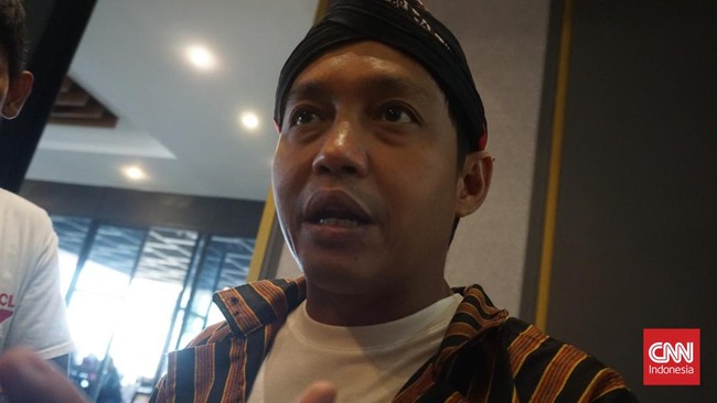 Dua kegiatan Cawapres Gibran tengah diselidiki Bawaslu, yakni bagi-bagi susu pada Desember dan bertemu kepala desa di Maluku pada pekan ini.