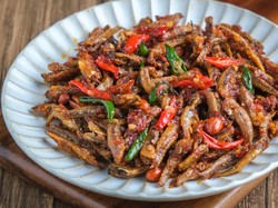 Menu harian ramadan 12: Balado Teri dan Oseng Ayam Cabai Hijau yang Pedas Gurih