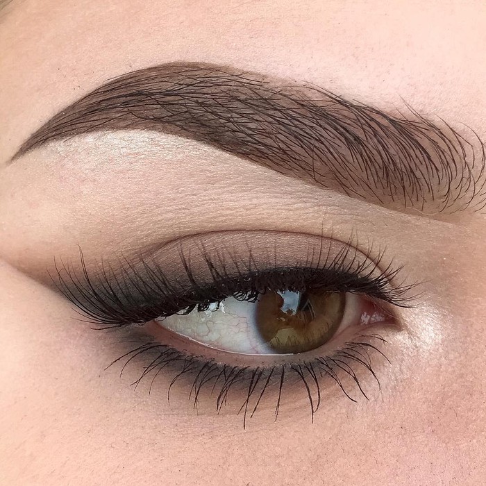Model Eyeliner yang Sesuai dengan Bentuk Mata Kamu