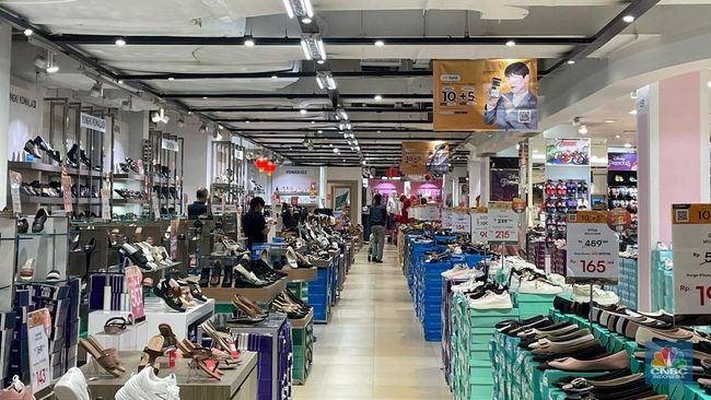 Serbu! Aneka Sepatu Diskon di Transmart Full Day Sale