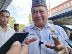 Airlangga Bantah soal Politisasi di Balik Program Bansos Pemerintah