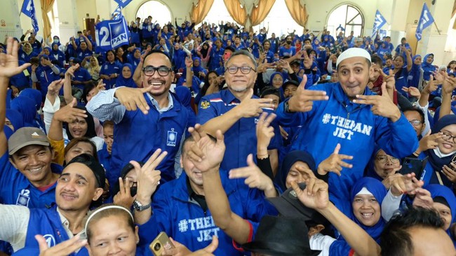 Ketum PAN Zulkifli Hasan menyampaikan optimisme atas kemenangan PAN pada pemilihan umum (Pemilu) 2024.