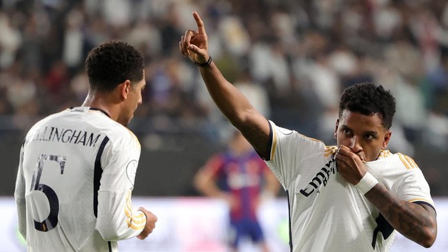 Real Madrid juara Piala Super Spanyol 2024 usai membantai Barcelona 4-1 di final yang digelar, Senin (15/1) dini hari WIB.