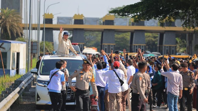 Capres nomor urut dua, Prabowo Subianto, mengatakan energinya bertambah bila bersentuhan dengan rakyat saat melihat antusiasme warga Medan.