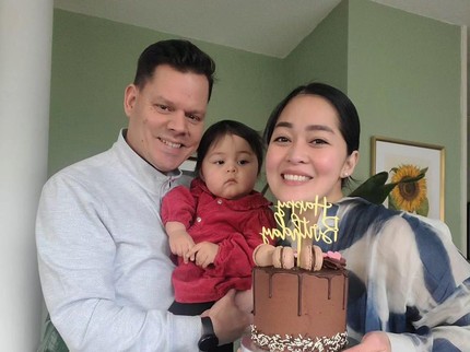 5 Potret Ultah ke-34 Gracia Indri bareng Suami Belanda & Putri Semata Wayang