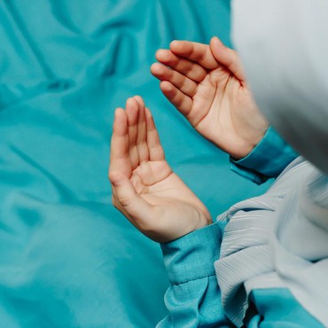 Viral Kamar Fans K-Pop Dibacakan Ayat Kursi gegara Dipenuhi Poster BTS