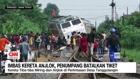 VIDEO: Imbas Kereta Anjlok, Penumpang Batalkan Tiket