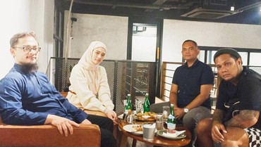 img-title Bertemu dengan Virgoun, Inara Rusli Diminta Tak Rujuk